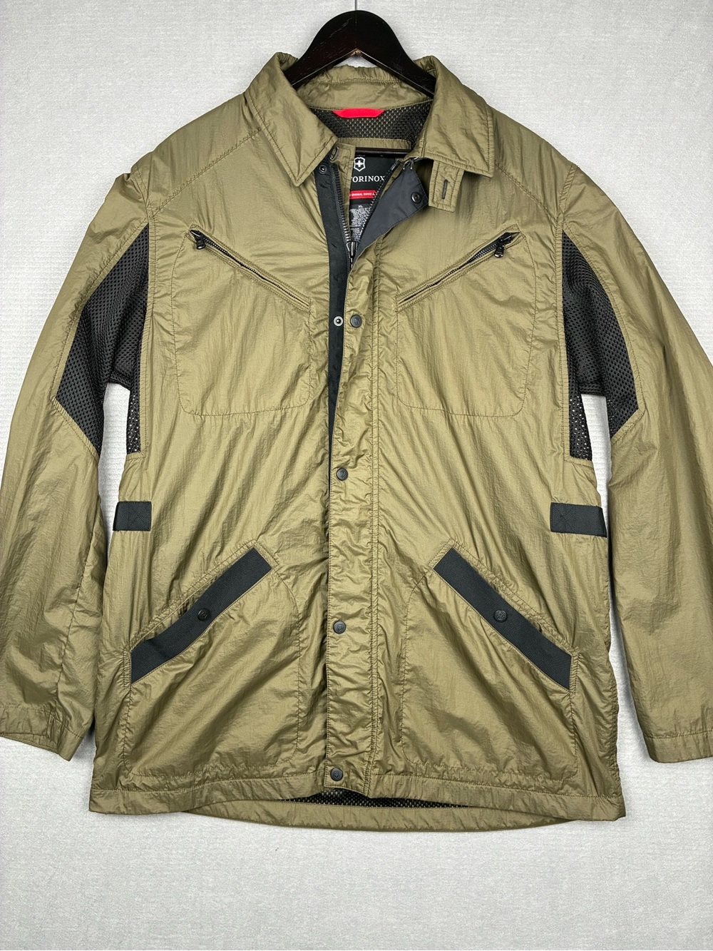 Victorinox Men's Olive Green Lightweight Shell Mesh Hiking Jacket Swiss Army